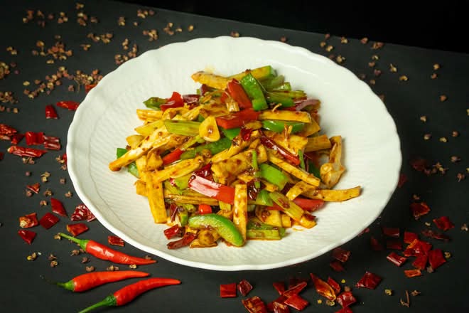 Stir-Fried Beef Aorta / 火爆黄喉